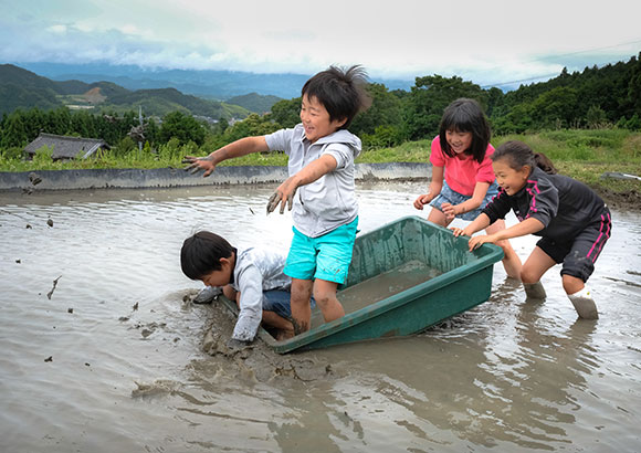 第12回　明るい農村フォトコンテスト「泥んこ遊び」