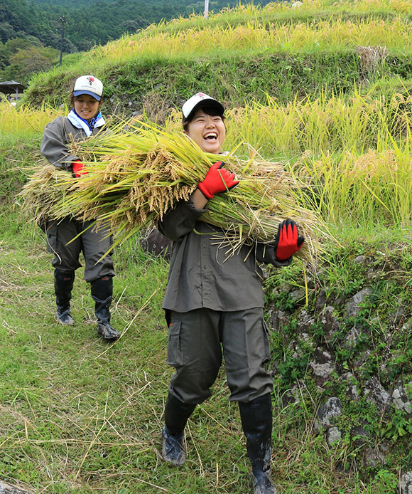 第12回　明るい農村フォトコンテスト「稲の香りに笑顔　今年も豊作」 