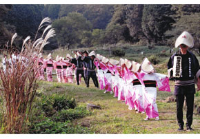 第９回明るい農村フォトコンテスト「収穫祭は踊りから」